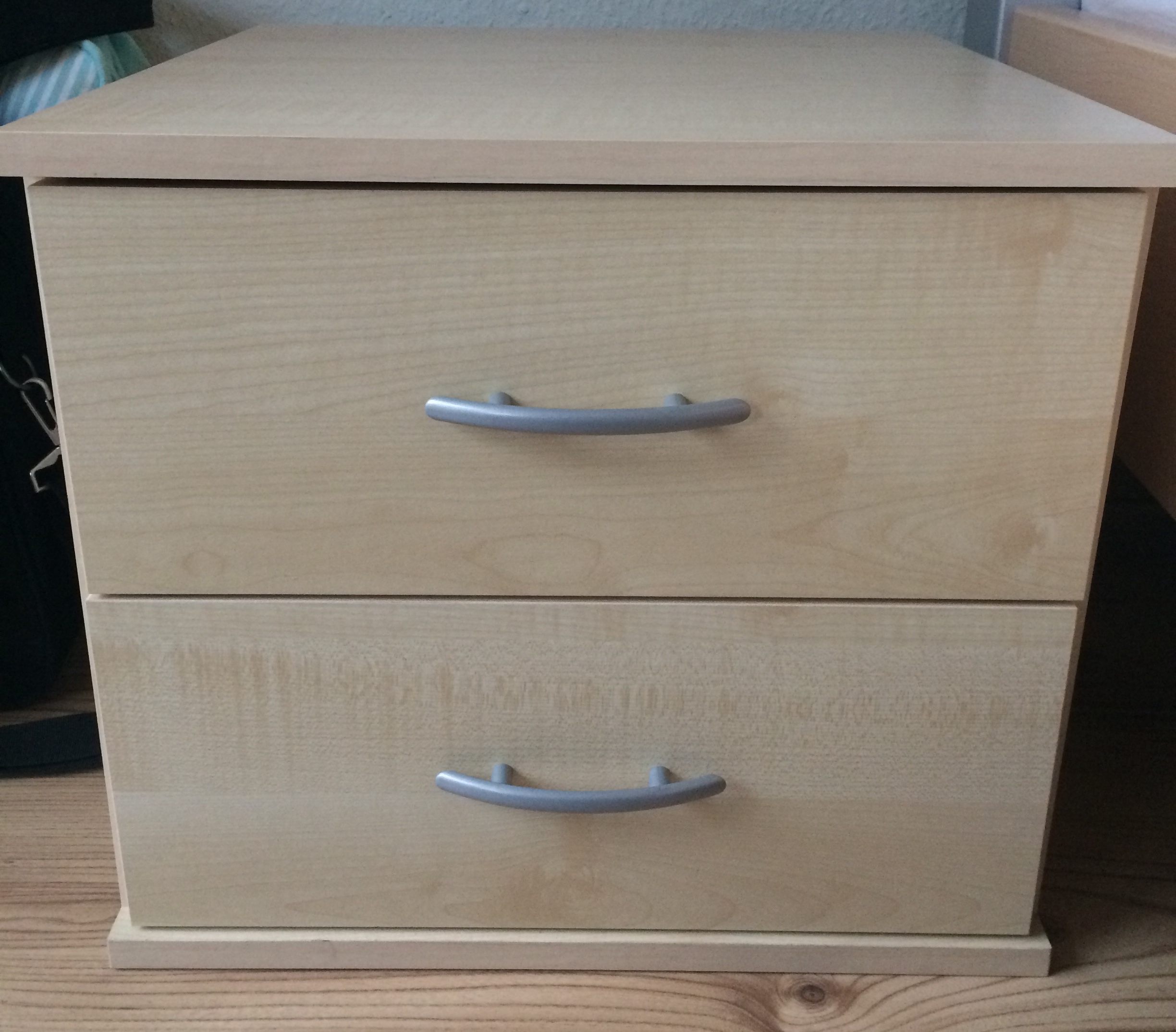 Nachtschränkchen aus Ahorn-Holz - super Zustand! - moebelkeller.de